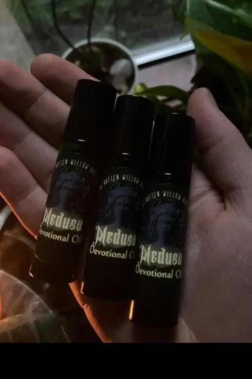 Medusa - Devotional Oil Roller
